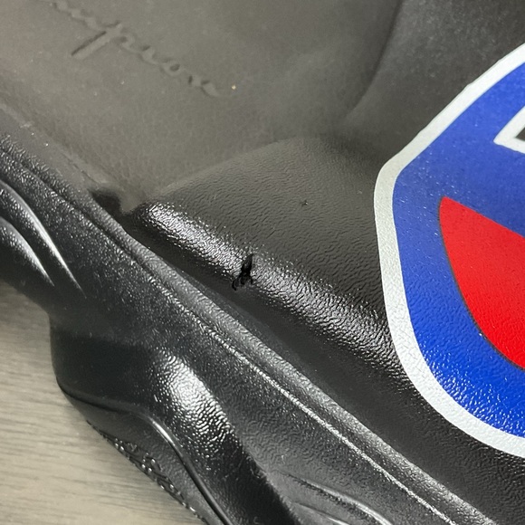 Pre-Owned CHAMPION Men's Black Super Squish Meloso Warped Pool Slides, Size 9 - Picture 9 of 10